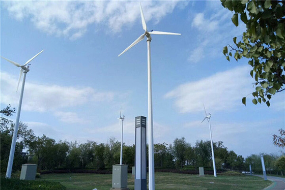 CE fora da tensão 380V da saída do gerador de turbina eólica do sistema de gerador 50KW do vento da grade IP54