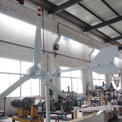 Jogo inteiro a rendimento elevado branco da turbina eólica da casa do gerador de vento 220V 70KW