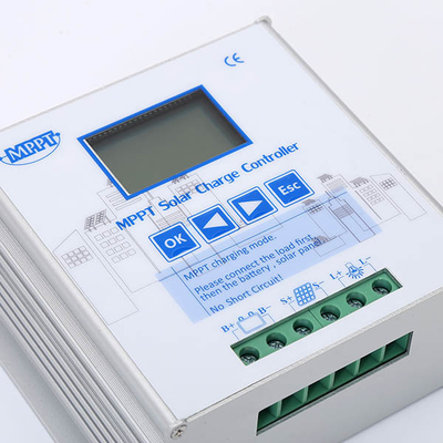 Regulador de tensão solar do controlador IP54 MPPT da carga de 12V/24V 700W 20 ampère MPPT